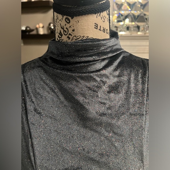 🆕 Beautiful, Sparkly ~ A Love Story Blue Sparkle Top - Picture 4 of 15